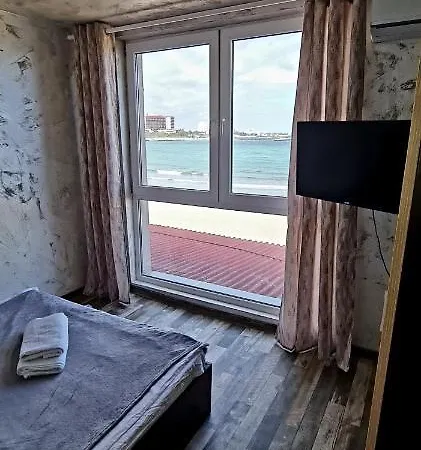 Lazy Lounge