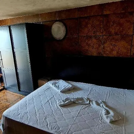 Lazy Lounge & Διαμέρισμα Μανγκάλια