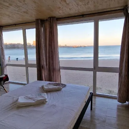 Lazy Lounge Apartment *