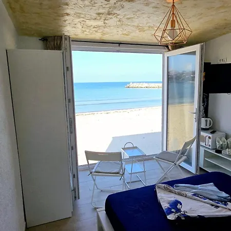 Lazy Lounge מנגליה